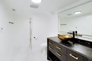 2055 Walnut Cir, Northbrook, IL 60062 - Photo 23
