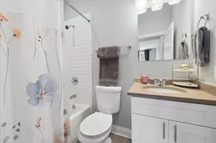 2451 W Rice St, Chicago, IL 60622 - Photo 23