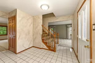 2340 Ridgewood Rd, Lisle, IL 60532 - Photo 5