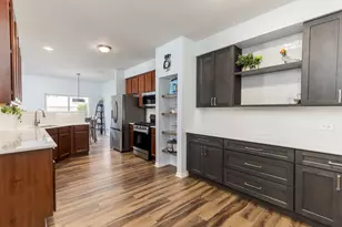 1877 Candlelight Cir, Montgomery, IL 60538 - Photo 11