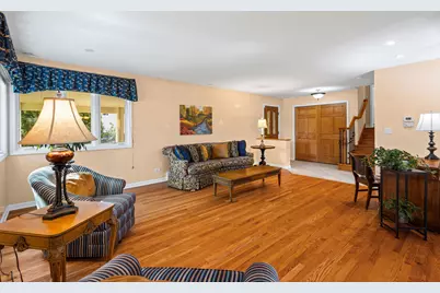 1016 Longmeadow Drive, Glenview, IL 60025 - Photo 3