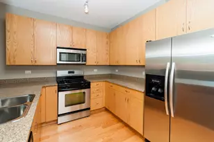 451 W Huron St, Chicago, IL 60654 - Photo 3