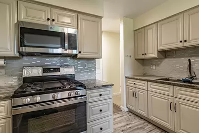 1475 Rebecca Drive #422, Hoffman Estates, IL 60194 - Photo 9