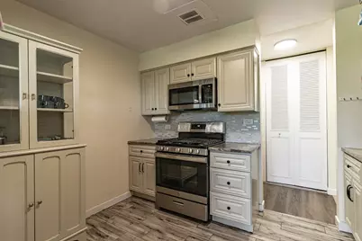 1475 Rebecca Drive #422, Hoffman Estates, IL 60194 - Photo 7