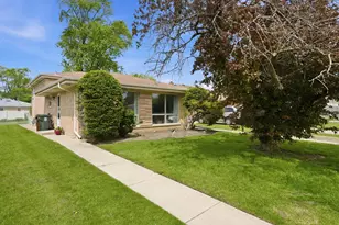 9536 Tripp Ave, Skokie, IL 60076 - Photo 35