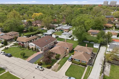 9536 Tripp Avenue, Skokie, IL 60076 - Photo 43