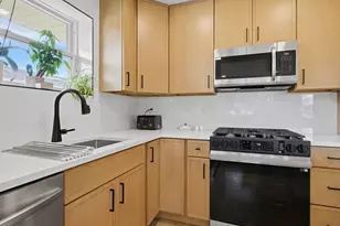 9536 Tripp Ave, Skokie, IL 60076 - Photo 9