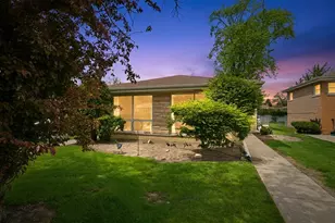 9536 Tripp Ave, Skokie, IL 60076 - Photo 1