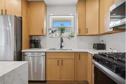 9536 Tripp Avenue, Skokie, IL 60076 - Photo 7