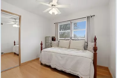 3955 W Greenleaf Avenue, Lincolnwood, IL 60712 - Photo 19