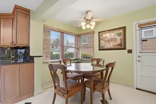 3955 W Greenleaf Ave, Lincolnwood, IL 60712 - Photo 11