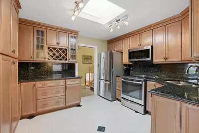 3955 W Greenleaf Avenue, Lincolnwood, IL 60712 - Photo 9