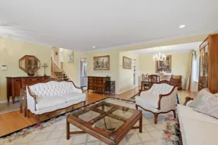 3955 W Greenleaf Ave, Lincolnwood, IL 60712 - Photo 3