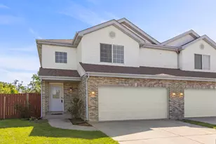 2430 Caton Crest Ct, Crest Hill, IL 60403 - Photo 1