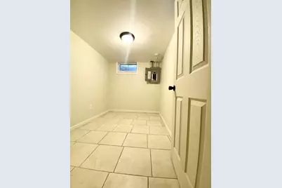 147 S Hill Street, Woodstock, IL 60098 - Photo 17