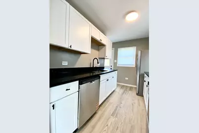 147 S Hill Street, Woodstock, IL 60098 - Photo 7