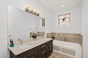 1500 W Grand Ave, Chicago, IL 60642 - Photo 11