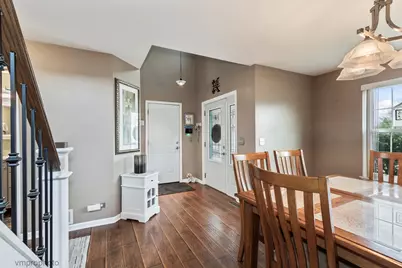 698 Fenwick Lane, South Elgin, IL 60177 - Photo 3