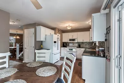 698 Fenwick Lane, South Elgin, IL 60177 - Photo 5