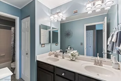 698 Fenwick Lane, South Elgin, IL 60177 - Photo 17