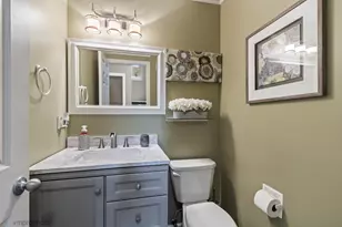 698 Fenwick Ln, South Elgin, IL 60177 - Photo 11
