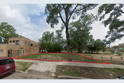 3352 W Carroll Avenue, Chicago, IL 60624 - Photo 1