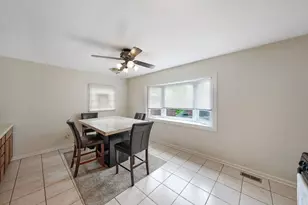 602 Bluff Ct, Streamwood, IL 60107 - Photo 7