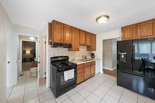 602 Bluff Ct, Streamwood, IL 60107 - Photo 5