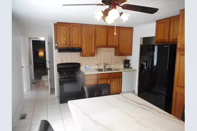 602 Bluff Court, Streamwood, IL 60107 - Photo 5