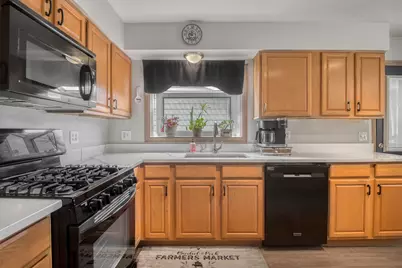 591 Sussex Court, Elk Grove Village, IL 60007 - Photo 3