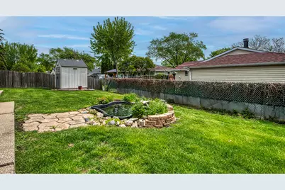 591 Sussex Court, Elk Grove Village, IL 60007 - Photo 35