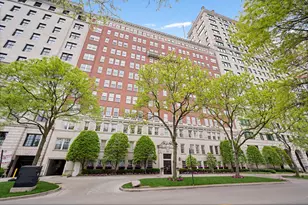 219 E Lake Shore Dr, Chicago, IL 60611 - Photo 1