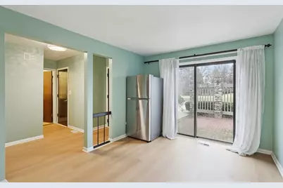 105 W Dover Drive, Mount Prospect, IL 60056 - Photo 9