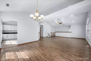 259 Arboretum Dr, Lombard, IL 60148 - Photo 7