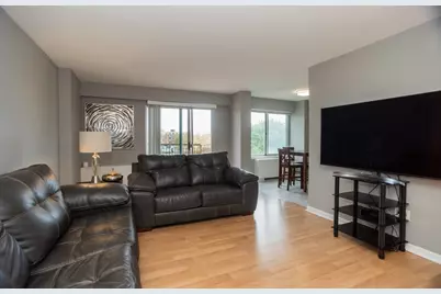 6833 N Kedzie Avenue #410, Chicago, IL 60645 - Photo 3
