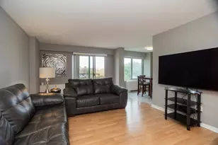 6833 N Kedzie Ave, Chicago, IL 60645 - Photo 3