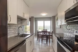 6833 N Kedzie Ave, Chicago, IL 60645 - Photo 5