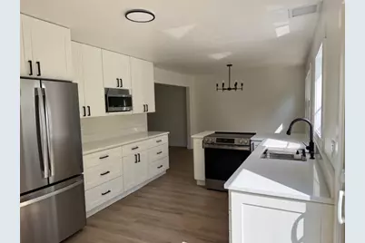 237 W Lakeside Drive #0, Vernon Hills, IL 60061 - Photo 5