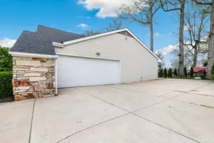 1986 Greenvalley Dr, Crown Point, IN 46307 - Photo 25