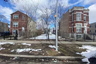 3324 W Walnut St, Chicago, IL 60624 - Photo 1