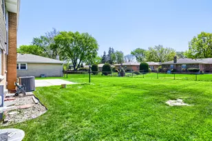 1111 W Ash Dr, Mount Prospect, IL 60056 - Photo 21
