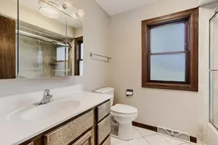 1111 W Ash Dr, Mount Prospect, IL 60056 - Photo 19