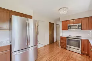 1111 W Ash Dr, Mount Prospect, IL 60056 - Photo 5