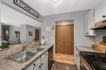 1332 Cunat Court #2B, Lake in the Hills, IL 60156 - Photo 3