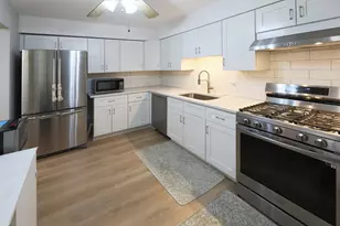 10385 Dearlove Rd, Glenview, IL 60025 - Photo 17