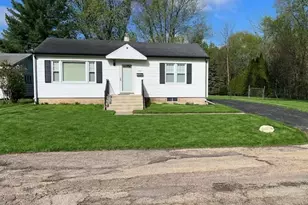 550 N Waddell Ave, Freeport, IL 61032 - Photo 1