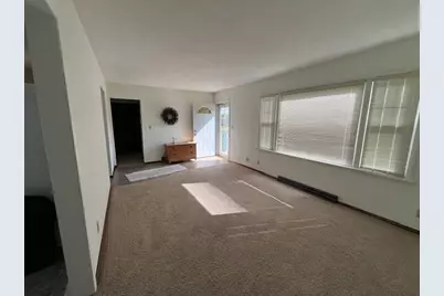 550 N Waddell Avenue, Freeport, IL 61032 - Photo 3