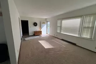 550 N Waddell Ave, Freeport, IL 61032 - Photo 3