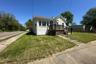 102 E Grove St, Streator, IL 61364 - Photo 3