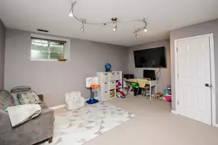1139 W Roscoe St, Chicago, IL 60657 - Photo 19